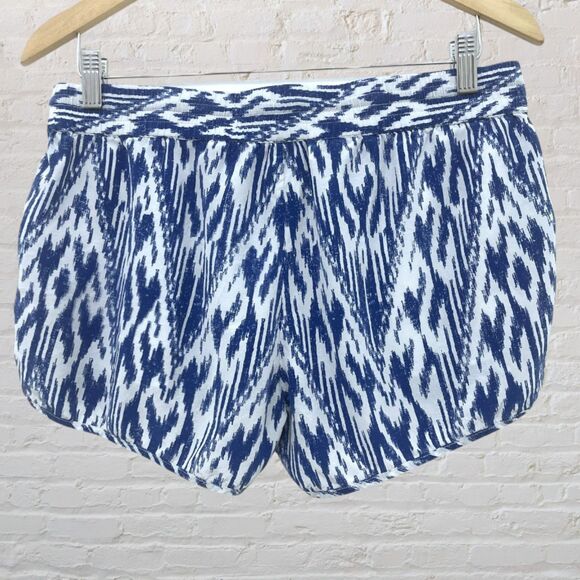 Joie Layana Silk Shorts L Blue White Ikat Print EUC - Picture 2 of 11